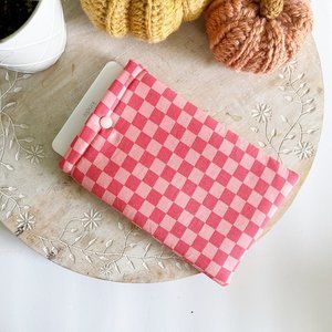 Pink Checkered Print Kindle Paperwhite Padded Sleeve with Snap